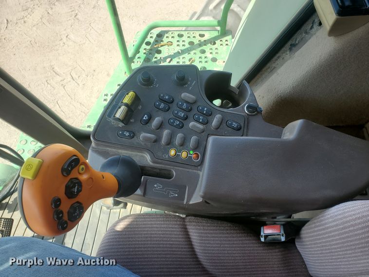 image for item KK9325 2005 John Deere 9860 STS  combine