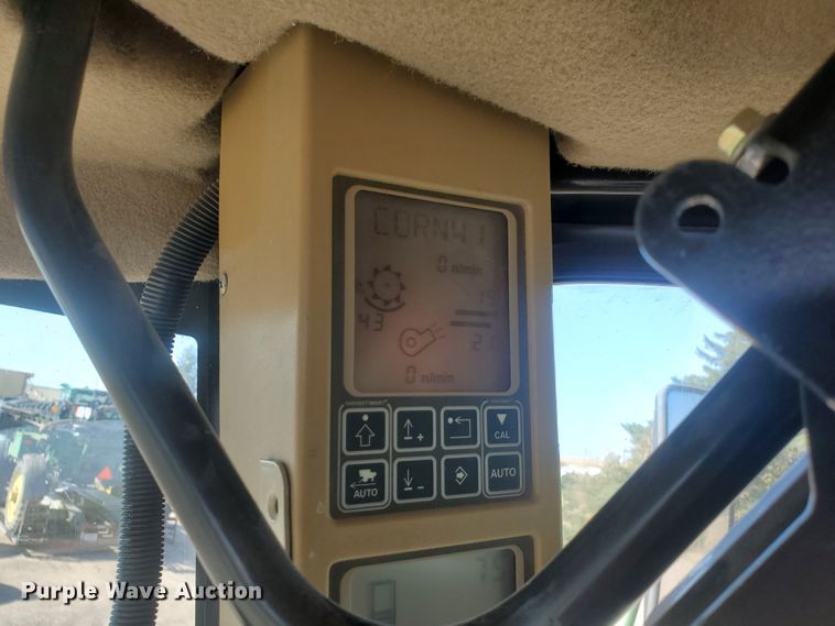 image for item KK9325 2005 John Deere 9860 STS  combine