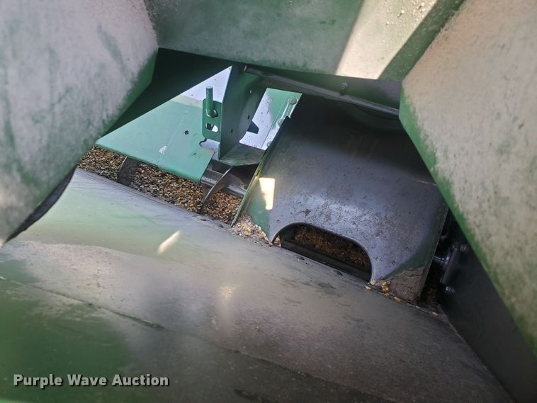 image for item KK9325 2005 John Deere 9860 STS  combine