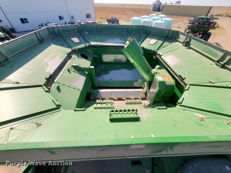 image for item KK9325 2005 John Deere 9860 STS  combine