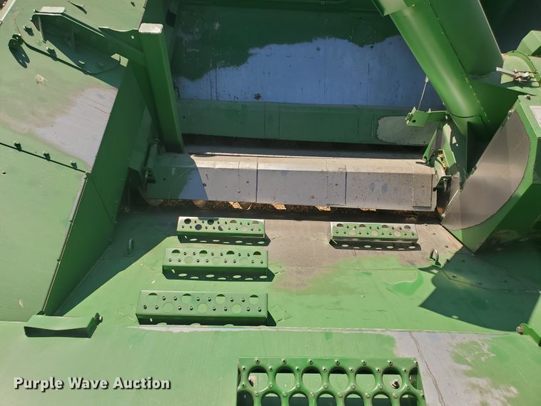 image for item KK9325 2005 John Deere 9860 STS  combine