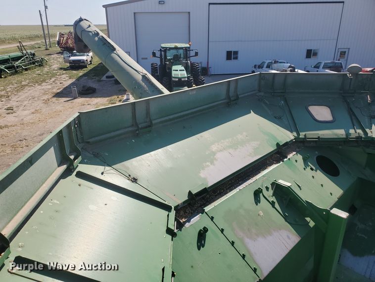 image for item KK9325 2005 John Deere 9860 STS  combine
