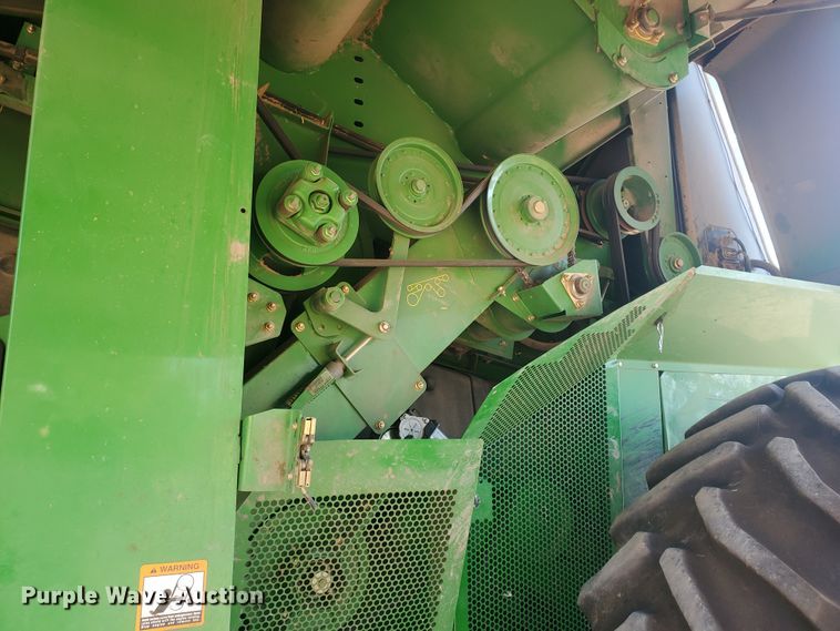 image for item KK9325 2005 John Deere 9860 STS  combine
