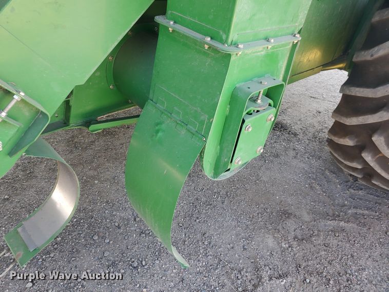 image for item KK9325 2005 John Deere 9860 STS  combine