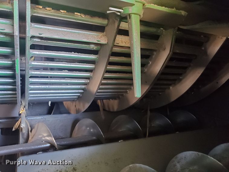 image for item KK9325 2005 John Deere 9860 STS  combine