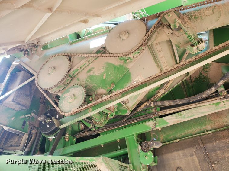 image for item KK9325 2005 John Deere 9860 STS  combine