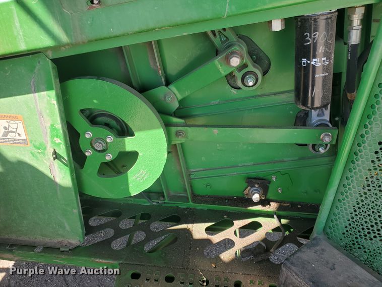 image for item KK9325 2005 John Deere 9860 STS  combine