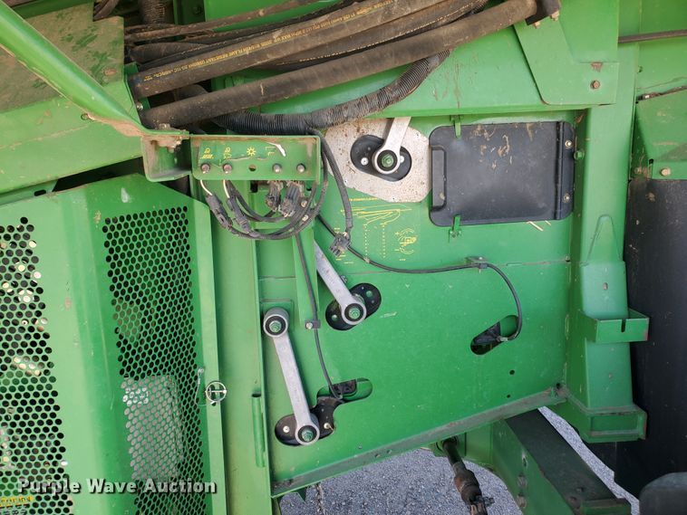 image for item KK9325 2005 John Deere 9860 STS  combine