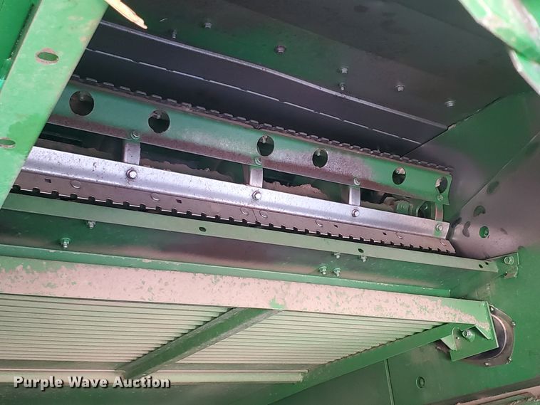 image for item KK9325 2005 John Deere 9860 STS  combine