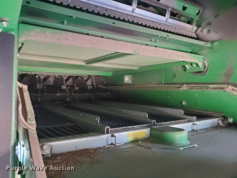 image for item KK9325 2005 John Deere 9860 STS  combine