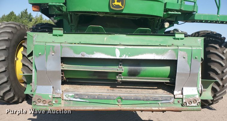 image for item KK9325 2005 John Deere 9860 STS  combine