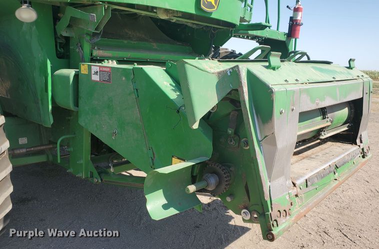 image for item KK9325 2005 John Deere 9860 STS  combine