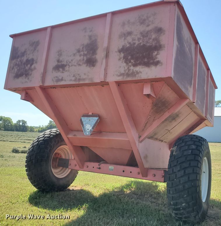 image for item KK9336 UFT 500  grain cart