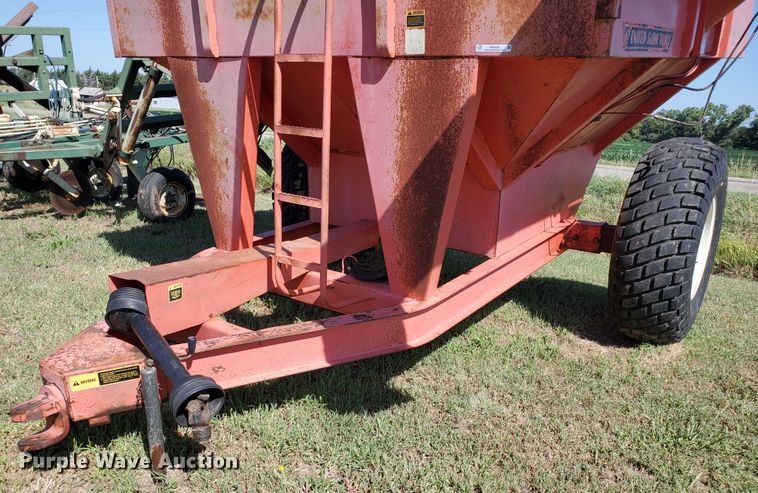 image for item KK9336 UFT 500  grain cart