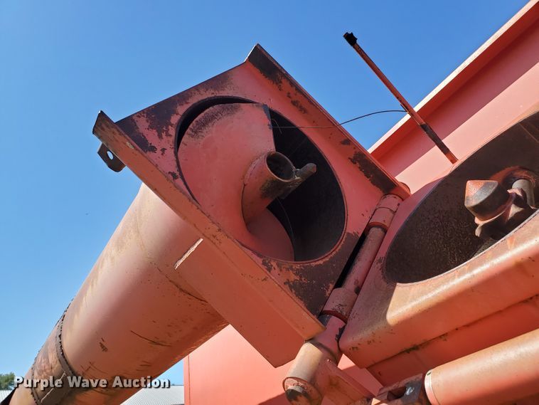 image for item KK9336 UFT 500  grain cart