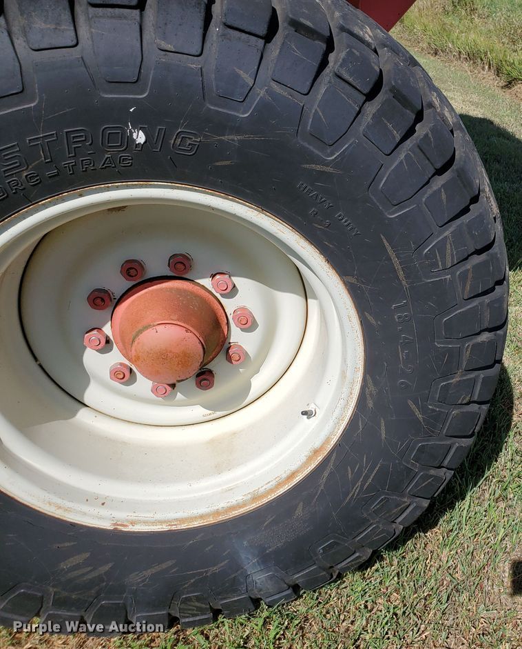 image for item KK9336 UFT 500  grain cart