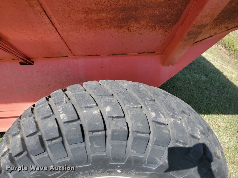 image for item KK9336 UFT 500  grain cart