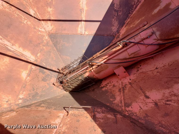 image for item KK9336 UFT 500  grain cart