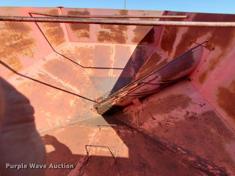 image for item KK9336 UFT 500  grain cart