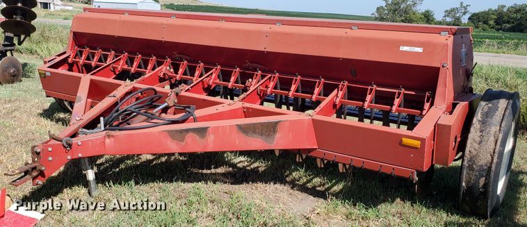 image for item KK9338 1980 International 5100  grain drill