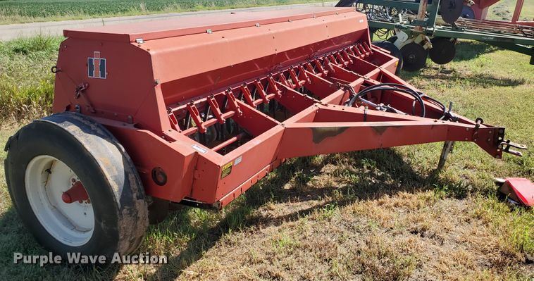 image for item KK9338 1980 International 5100  grain drill