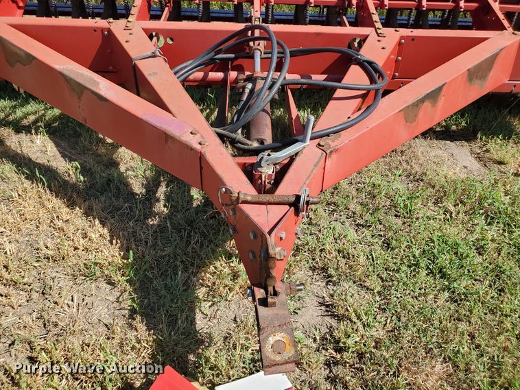 image for item KK9338 1980 International 5100  grain drill