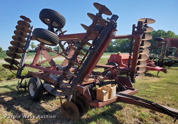 image for item KK9340 1986 International 496  tandem disk