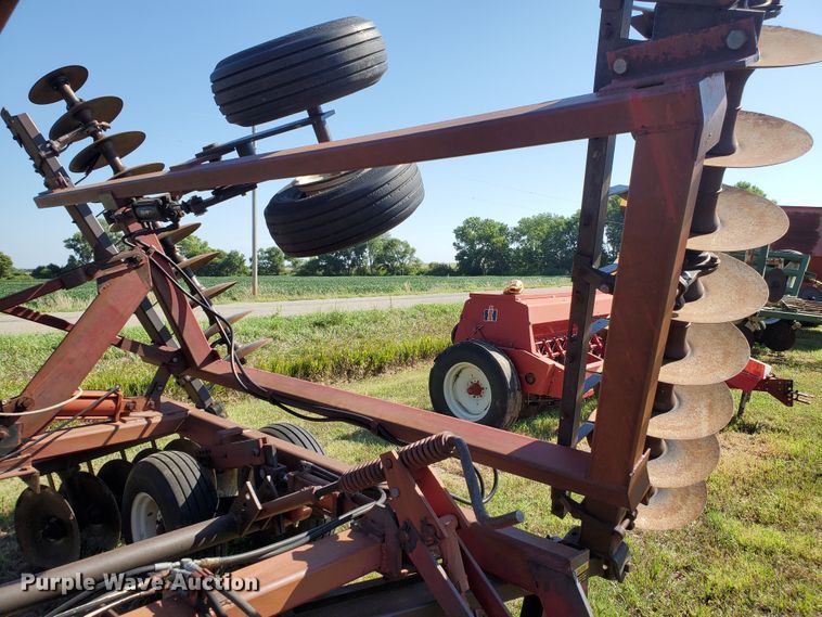 image for item KK9340 1986 International 496  tandem disk