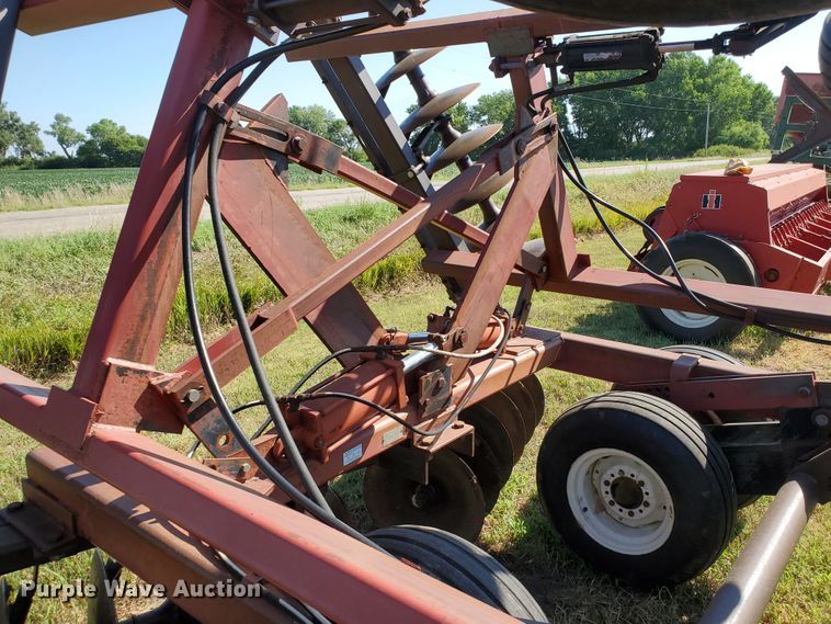 image for item KK9340 1986 International 496  tandem disk