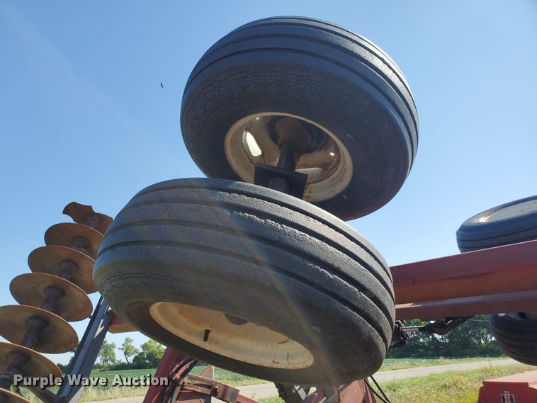 image for item KK9340 1986 International 496  tandem disk