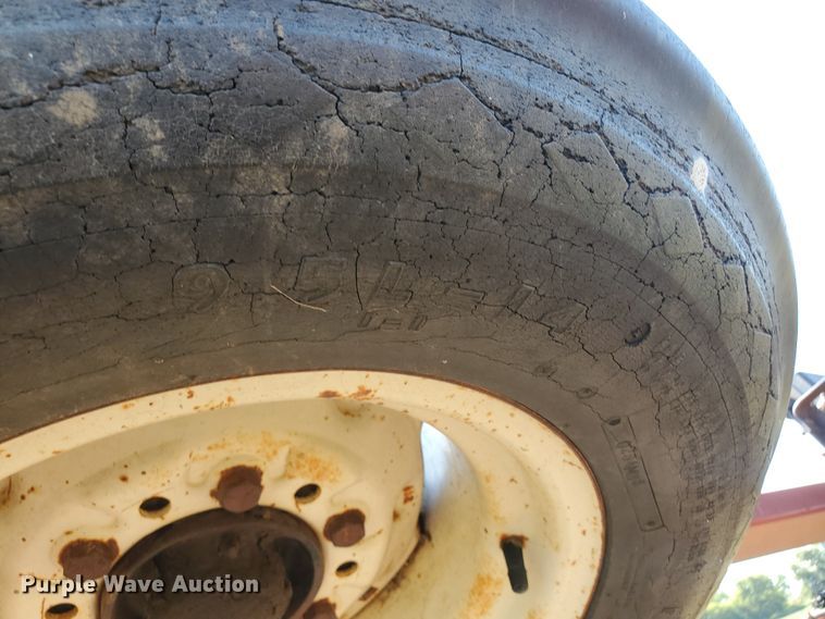 image for item KK9340 1986 International 496  tandem disk