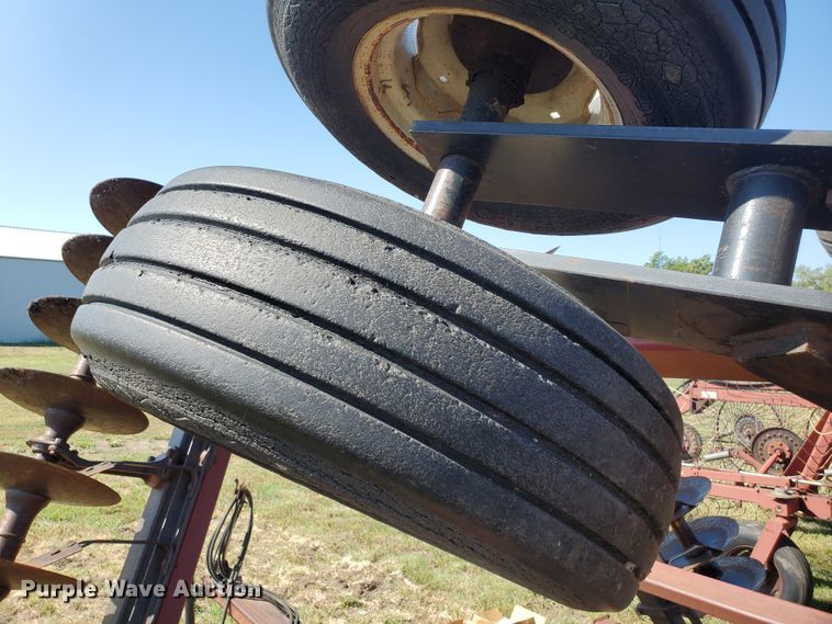 image for item KK9340 1986 International 496  tandem disk