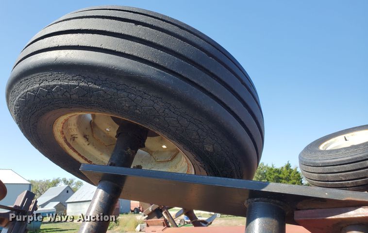 image for item KK9340 1986 International 496  tandem disk