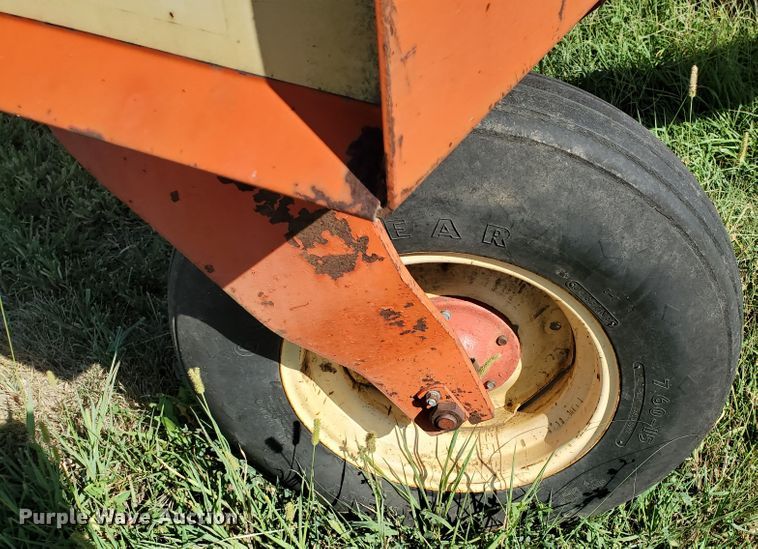 image for item KK9342 Case 1255  windrower