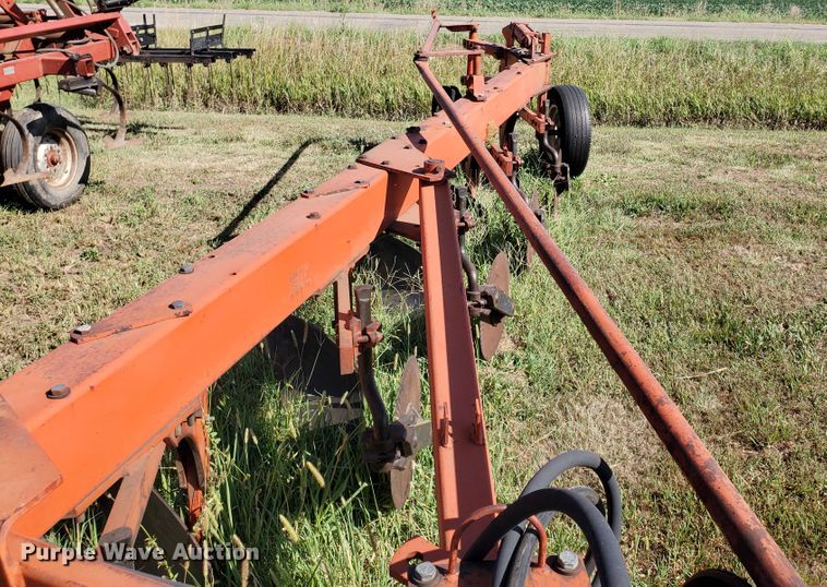 image for item KK9343 1975 Case  five bottom plow