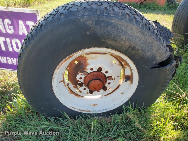 image for item KK9343 1975 Case  five bottom plow