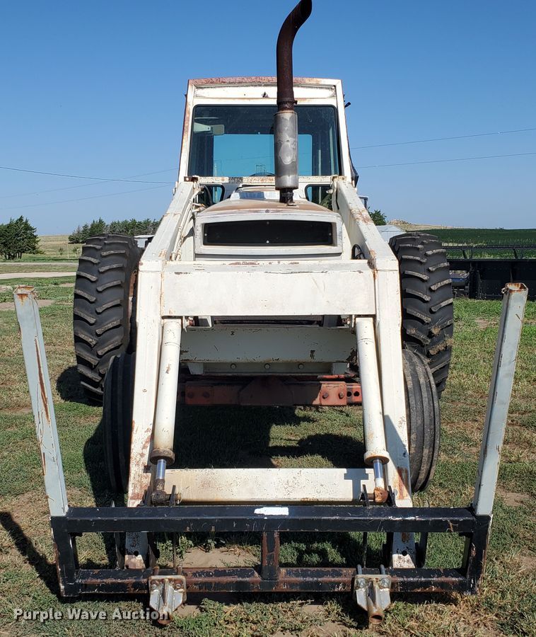 image for item KK9345 1977 Case 1370  tractor