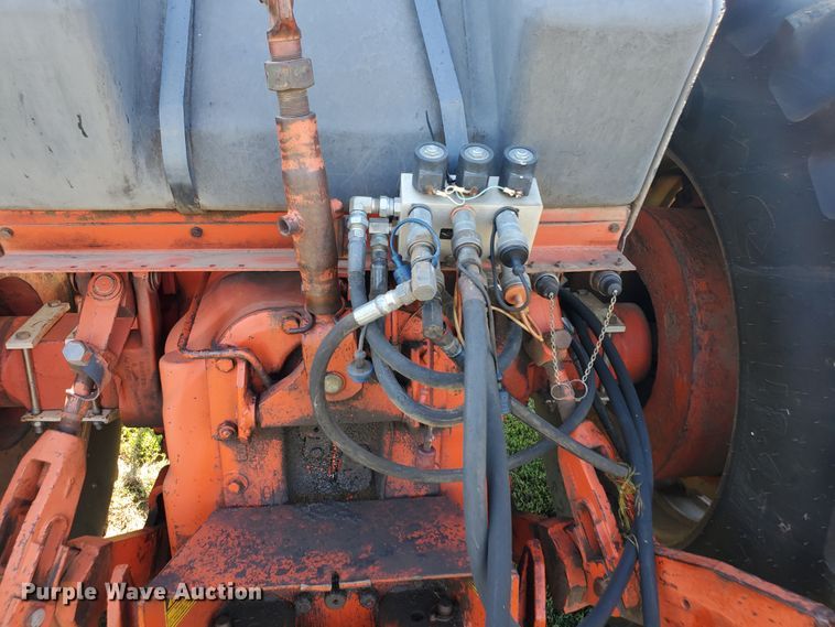 image for item KK9345 1977 Case 1370  tractor