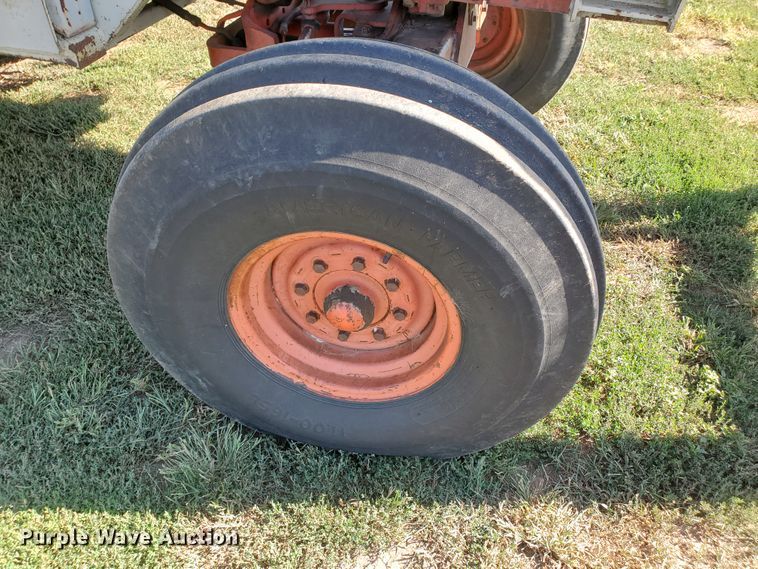 image for item KK9345 1977 Case 1370  tractor