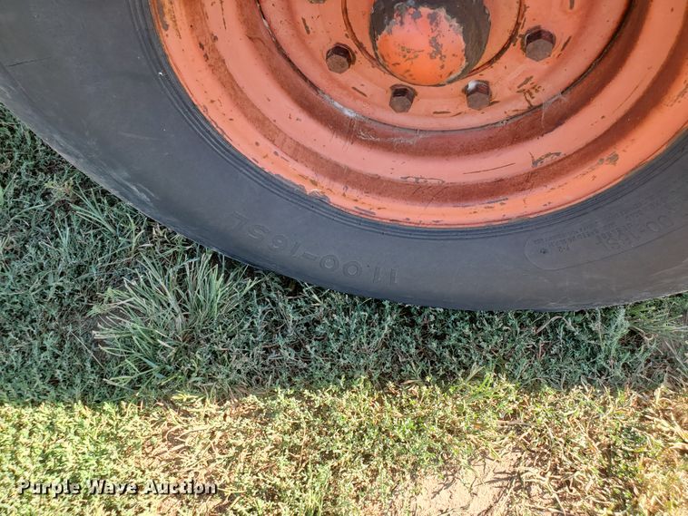 image for item KK9345 1977 Case 1370  tractor