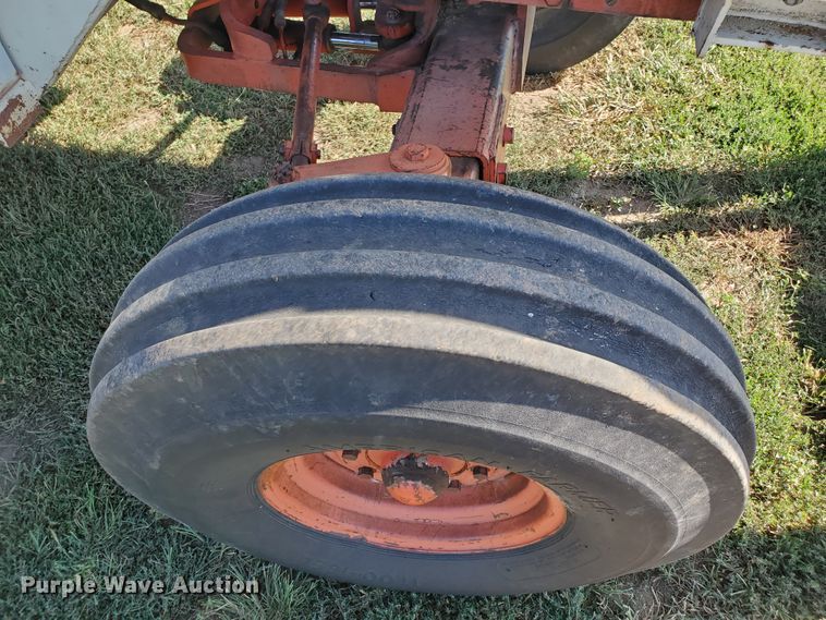 image for item KK9345 1977 Case 1370  tractor