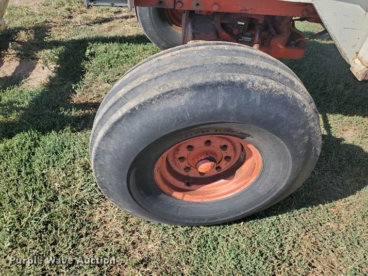 image for item KK9345 1977 Case 1370  tractor