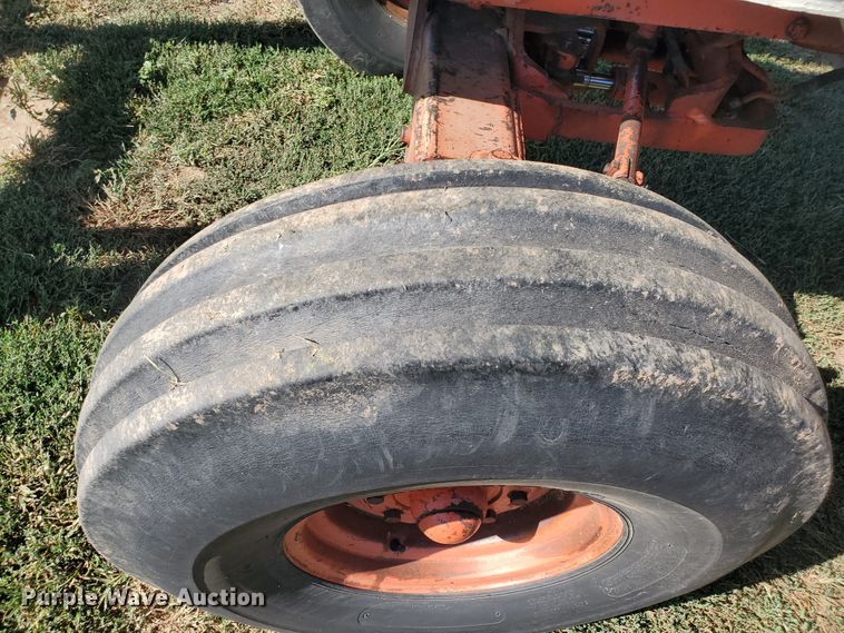 image for item KK9345 1977 Case 1370  tractor