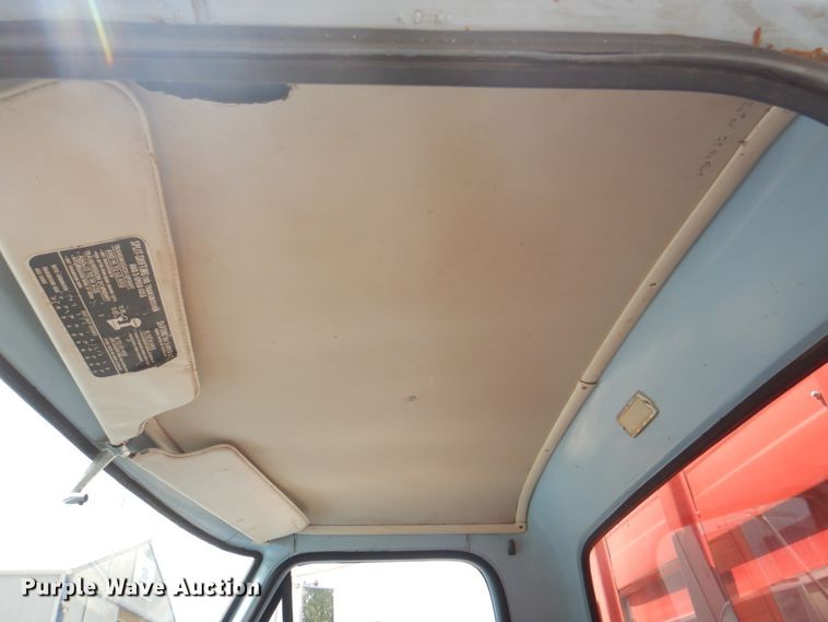 image for item KW9816 1972 Ford F700  grain truck
