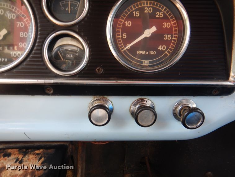 image for item KW9816 1972 Ford F700  grain truck