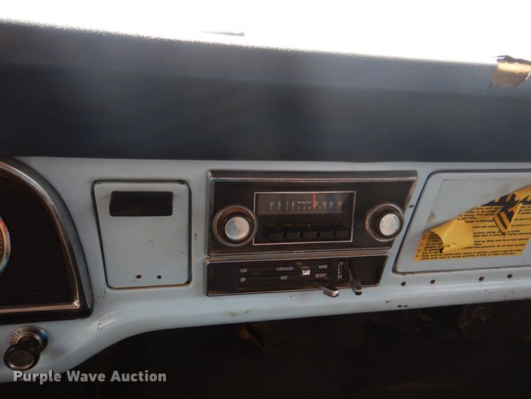 image for item KW9816 1972 Ford F700  grain truck