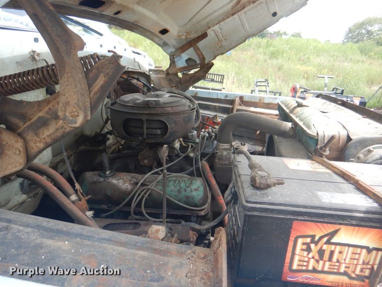 image for item KW9816 1972 Ford F700  grain truck