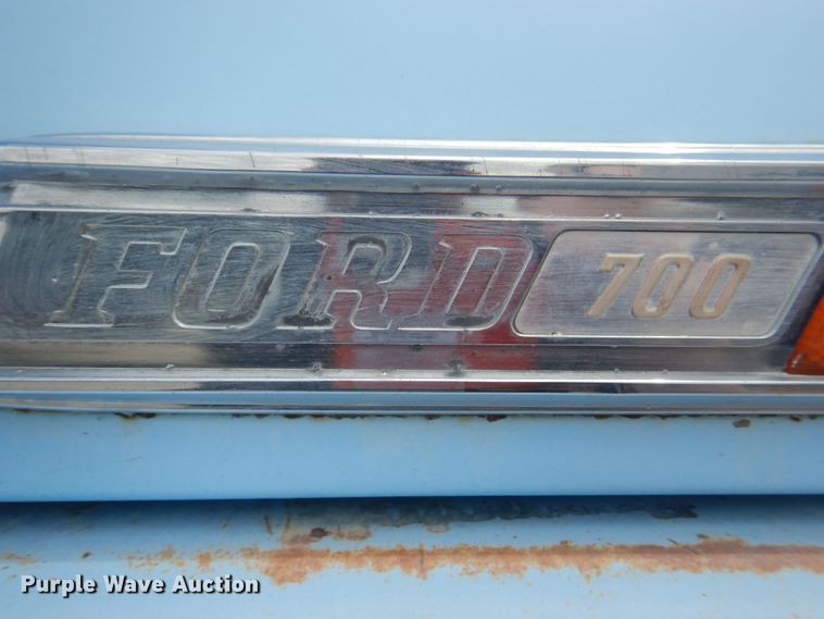 image for item KW9816 1972 Ford F700  grain truck