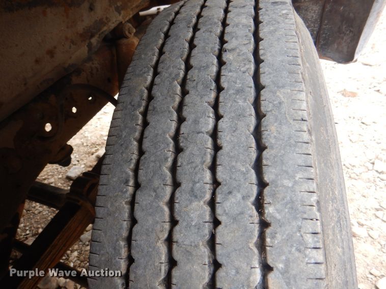 image for item KW9816 1972 Ford F700  grain truck
