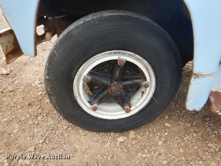 image for item KW9816 1972 Ford F700  grain truck